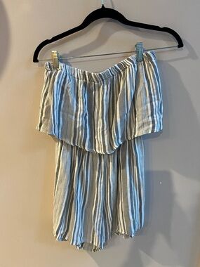 Rue21 Gray and White Striped Romper/Jumper